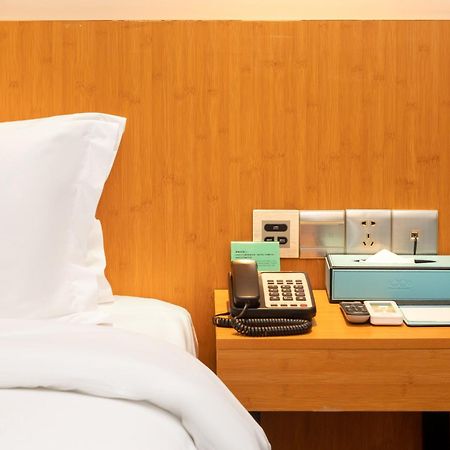 Xana Lite Hotel - Guangzhou Fangcun Huadiwan Metro Station Εξωτερικό φωτογραφία