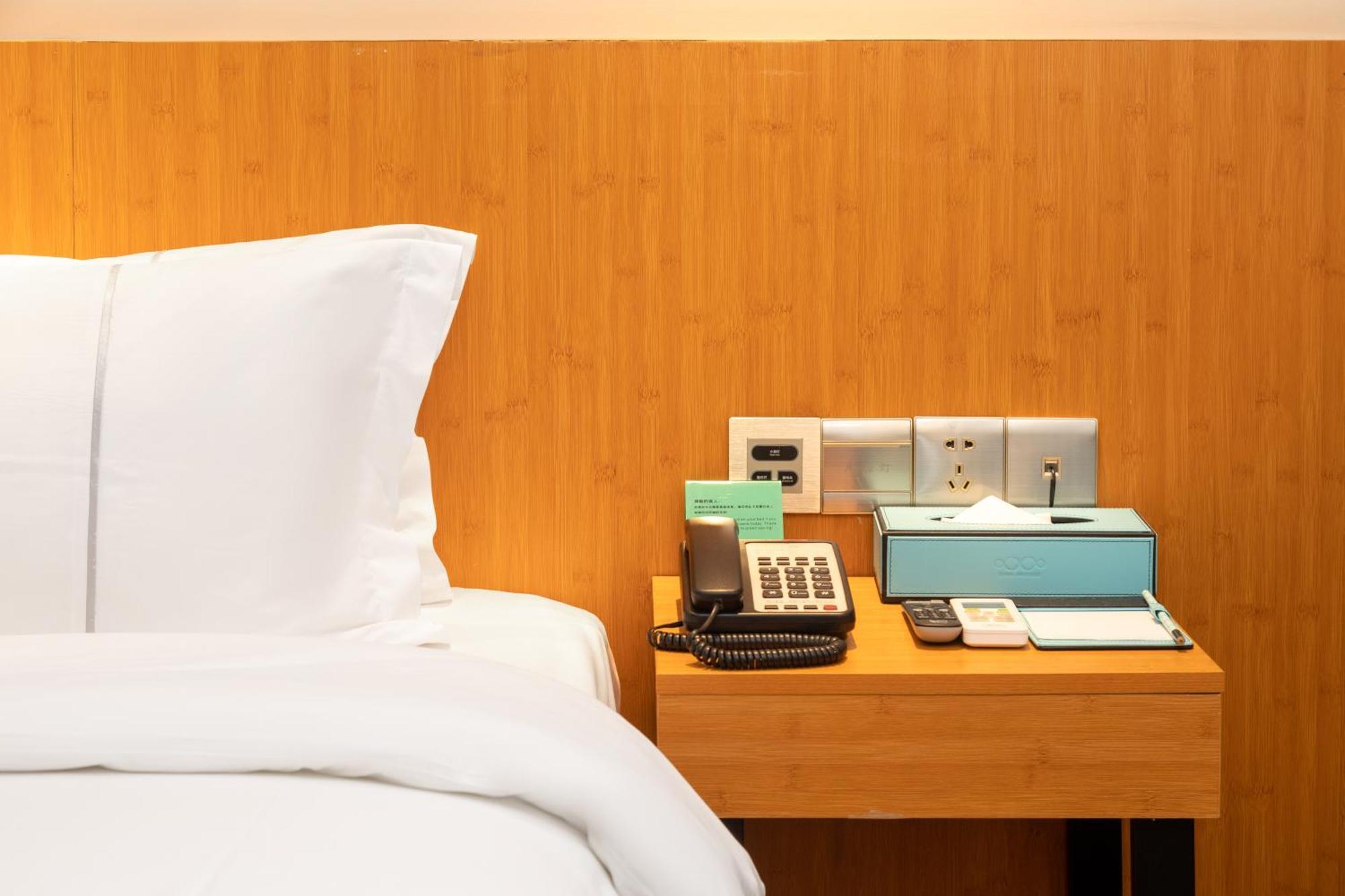 Xana Lite Hotel - Guangzhou Fangcun Huadiwan Metro Station Εξωτερικό φωτογραφία
