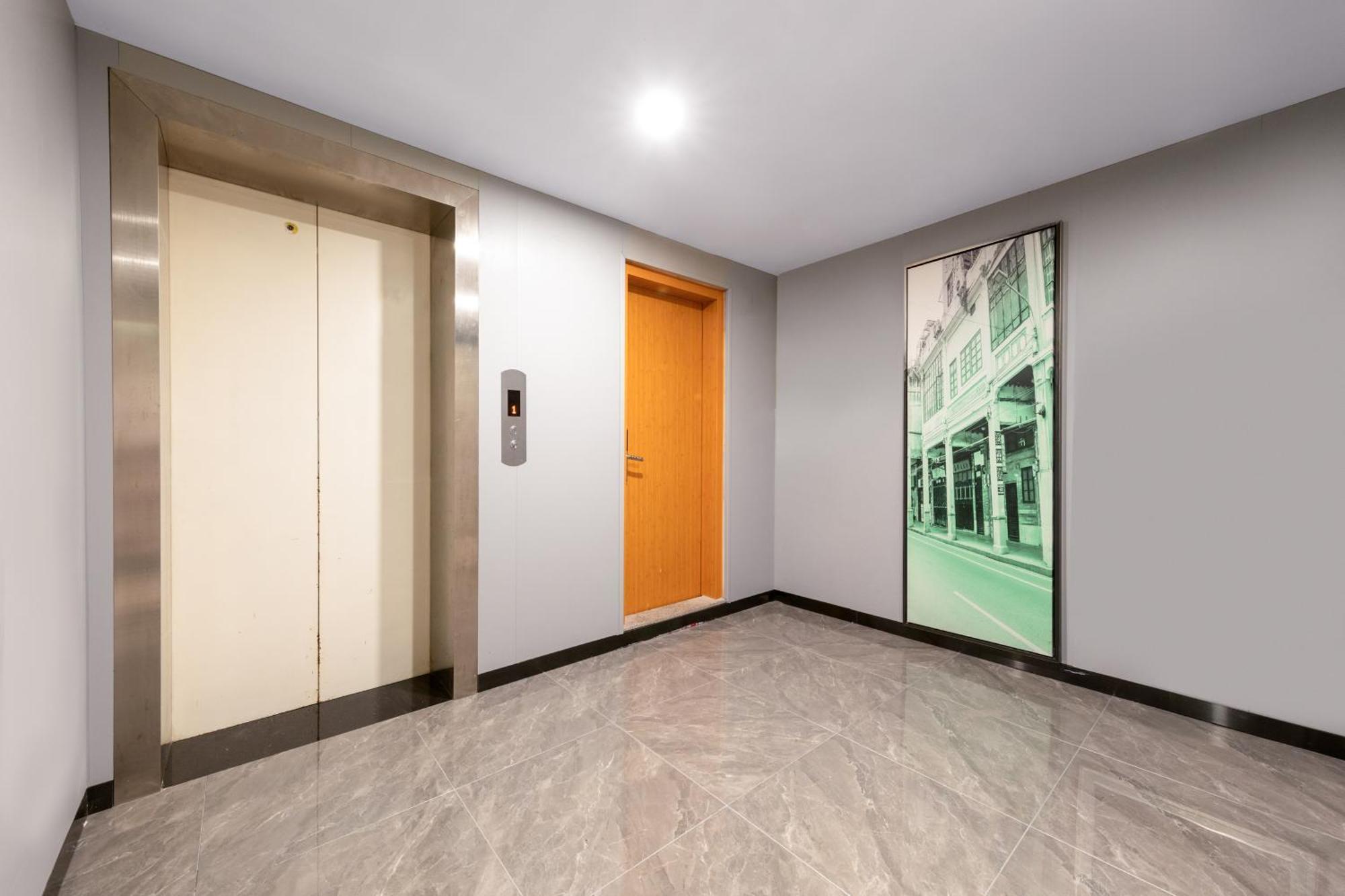 Xana Lite Hotel - Guangzhou Fangcun Huadiwan Metro Station Εξωτερικό φωτογραφία