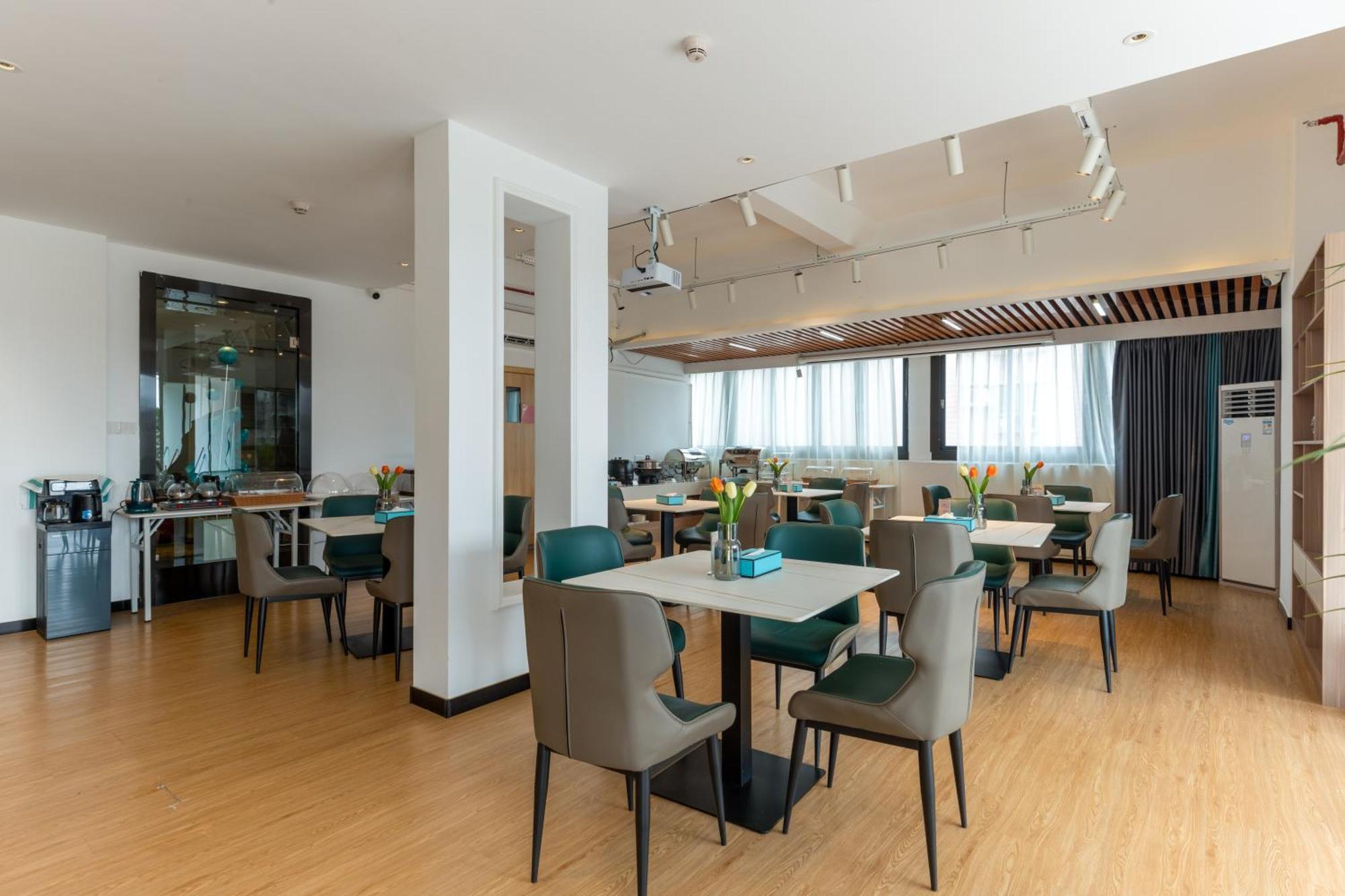 Xana Lite Hotel - Guangzhou Fangcun Huadiwan Metro Station Εξωτερικό φωτογραφία