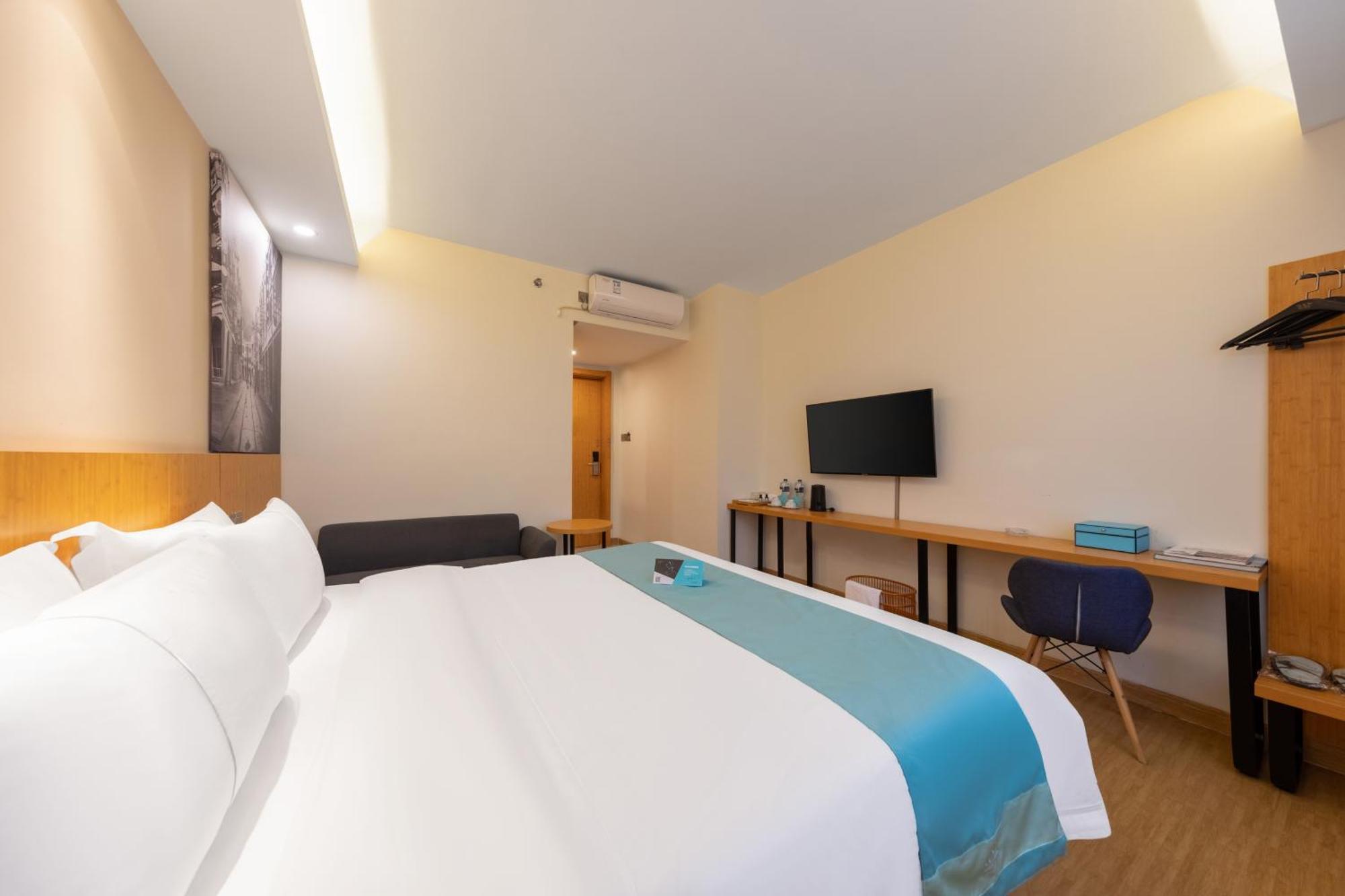 Xana Lite Hotel - Guangzhou Fangcun Huadiwan Metro Station Εξωτερικό φωτογραφία